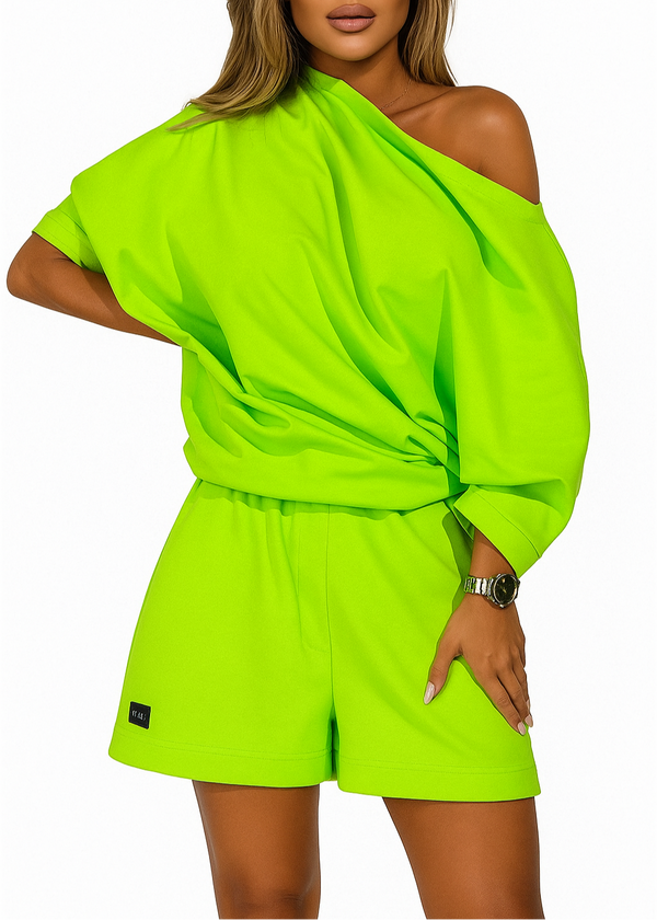 Conjunto Feminino com Blusa Ombro Caído e Short Casual