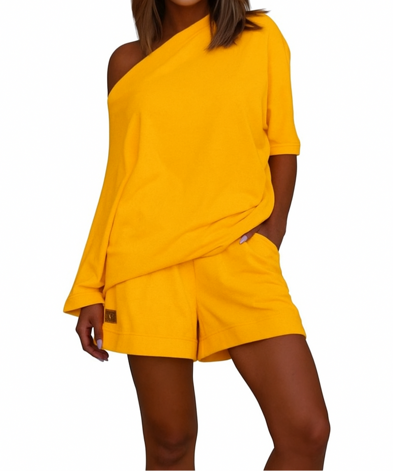 Conjunto Feminino com Blusa Ombro Caído e Short Casual