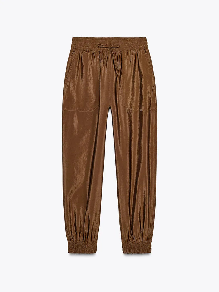 Conjunto Feminino Casual com Calça Jogger e Jaqueta Estilo Utility