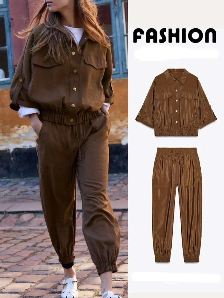 Conjunto Feminino Casual com Calça Jogger e Jaqueta Estilo Utility